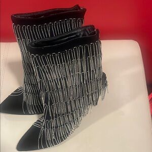 Cape Robbin Black Heeled Boots with Textured Design